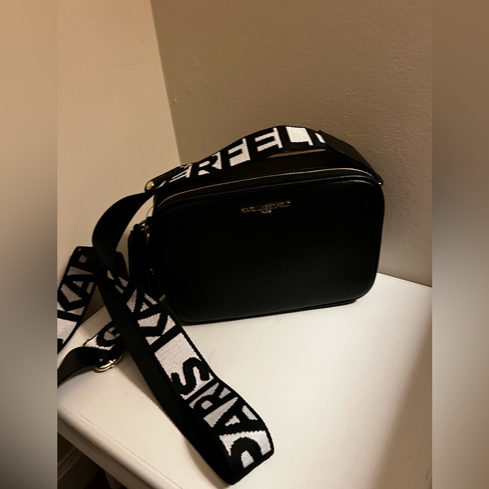 Karl Lagerfeld Paris / Brand New Cross Body Bag